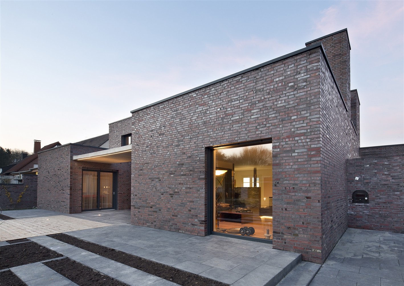 Wohnhaus in U-Form – Bild 1 von 6