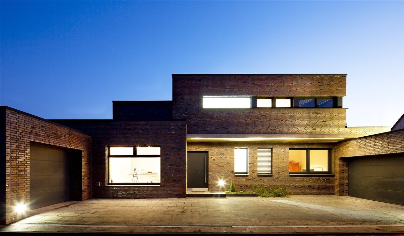 Wohnhaus in U-Form – Bild 3 von 6