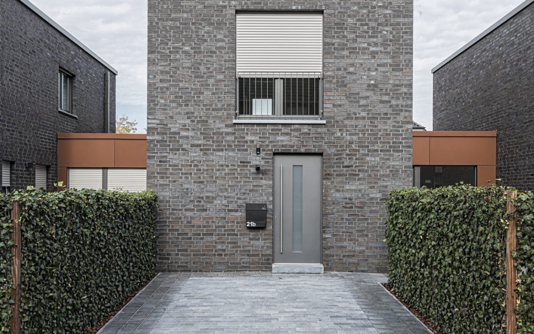 Exklusive Stadthäuser mit ausdrucksstarker Fassade