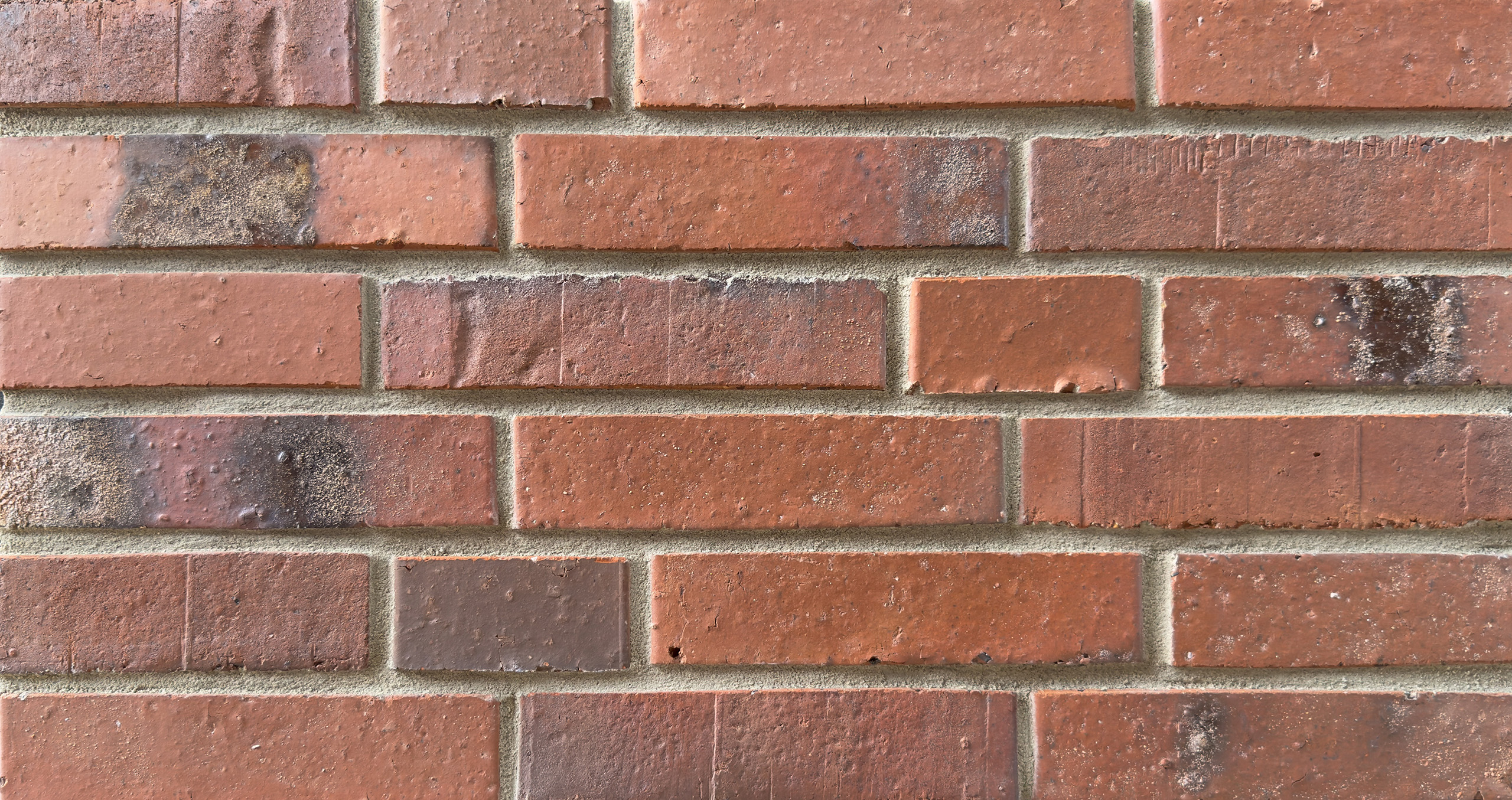 Mustertafel mit 6 Reihen rot-brauner Klinker mit glatter Oberfläche