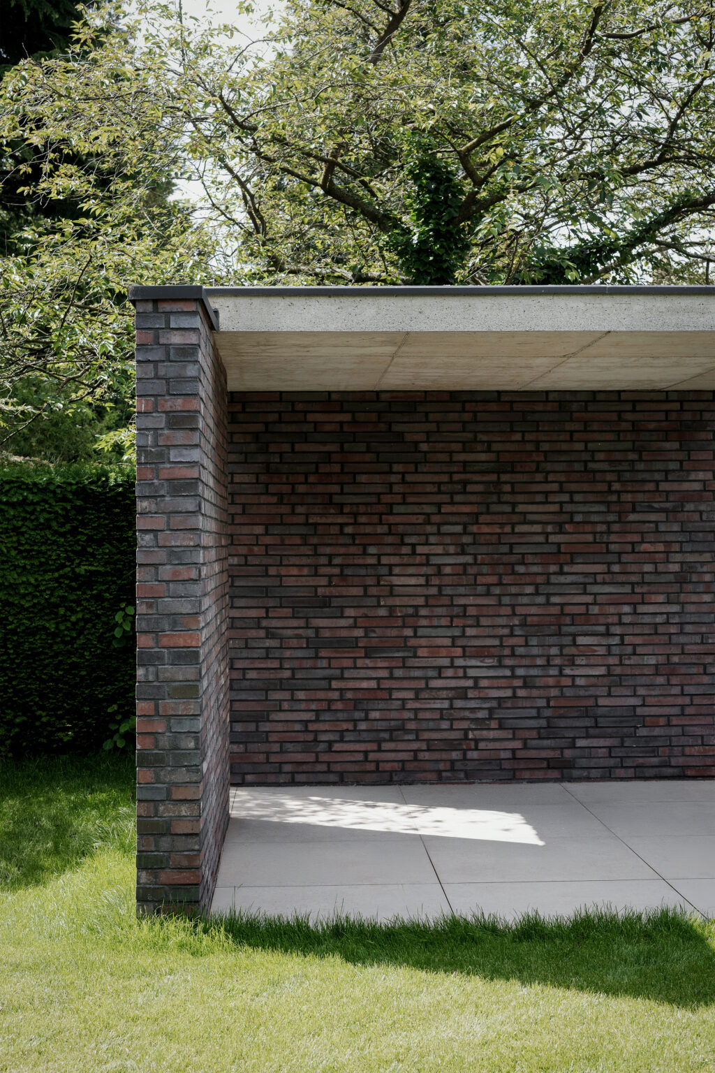 Zeitlose Architektur mit charakterstarker Klinkerfassade – Bild 5 von 10
